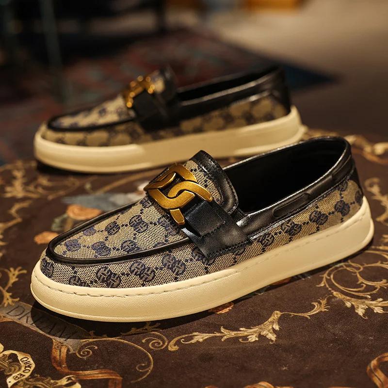 Spring New Shoes for Men Canvas Casual Shoes Trend Print Metal Button Flat Skateboard Shoes Youth Fashion Slip-on Loafers
