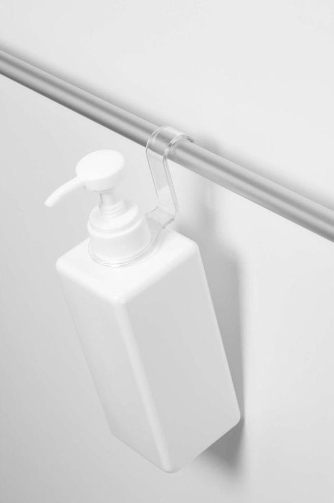 Made in Japan your shampoo and Bottle Hanging Clear Type for a Clean Fits Bottles with a Diameter of Approximately 32mm of [Hang conditioner!] Hooks,