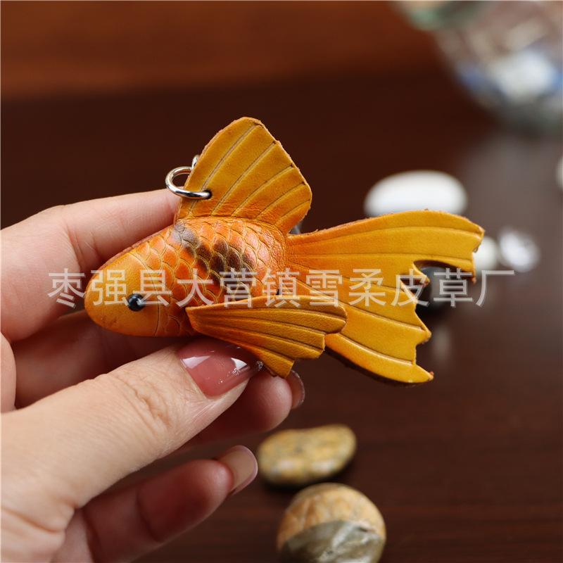Primo Strato Pelle di Mucca Piccola Borsa Pesce Rosso Portachiavi Ciondolo Fatto a Mano Piccolo Pesce Rosso Piccolo Croaker Giallo Borsa Appesa Portachiavi Pesce Koi