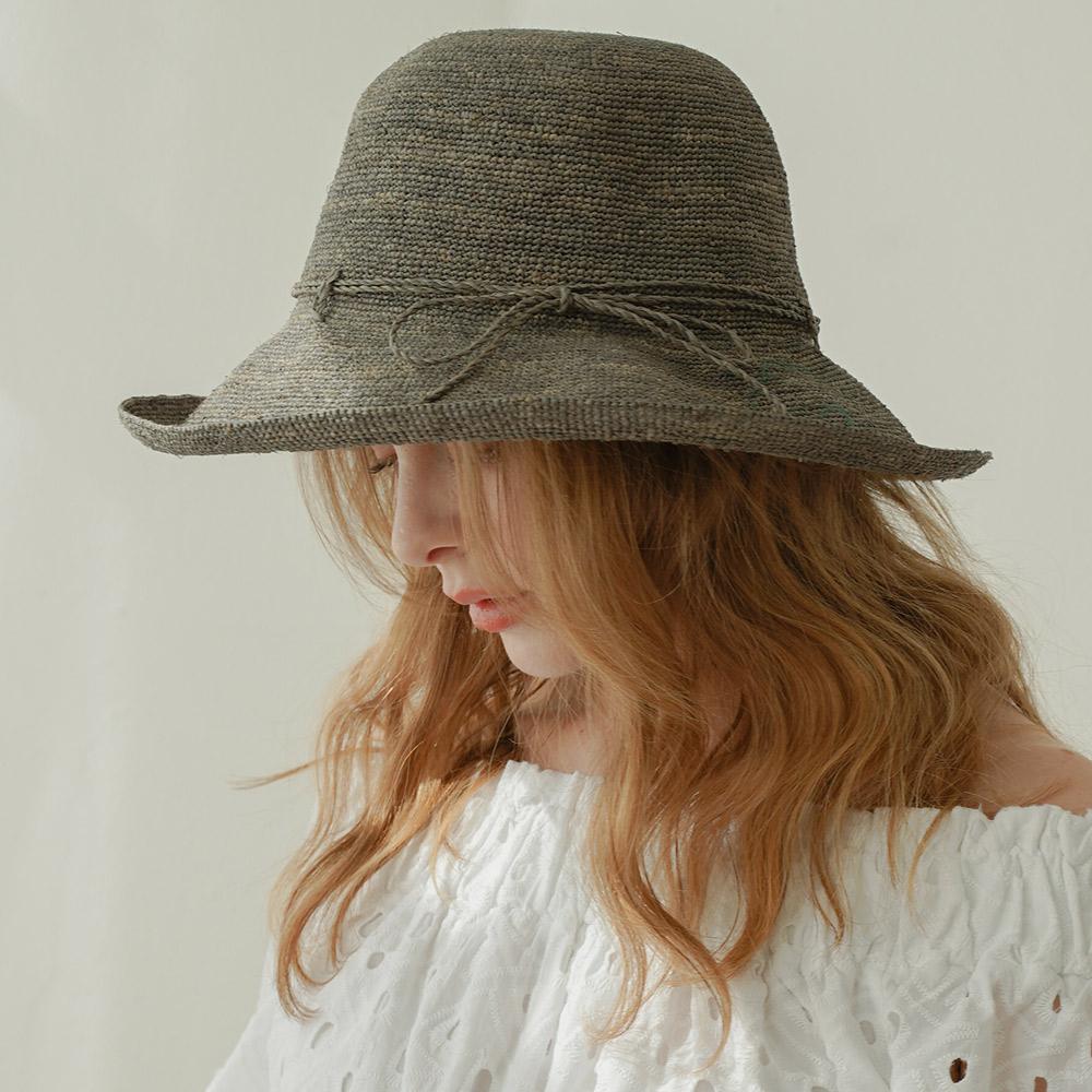 Kaliseumontapone Talli Raffia Cloche Straw Hat
