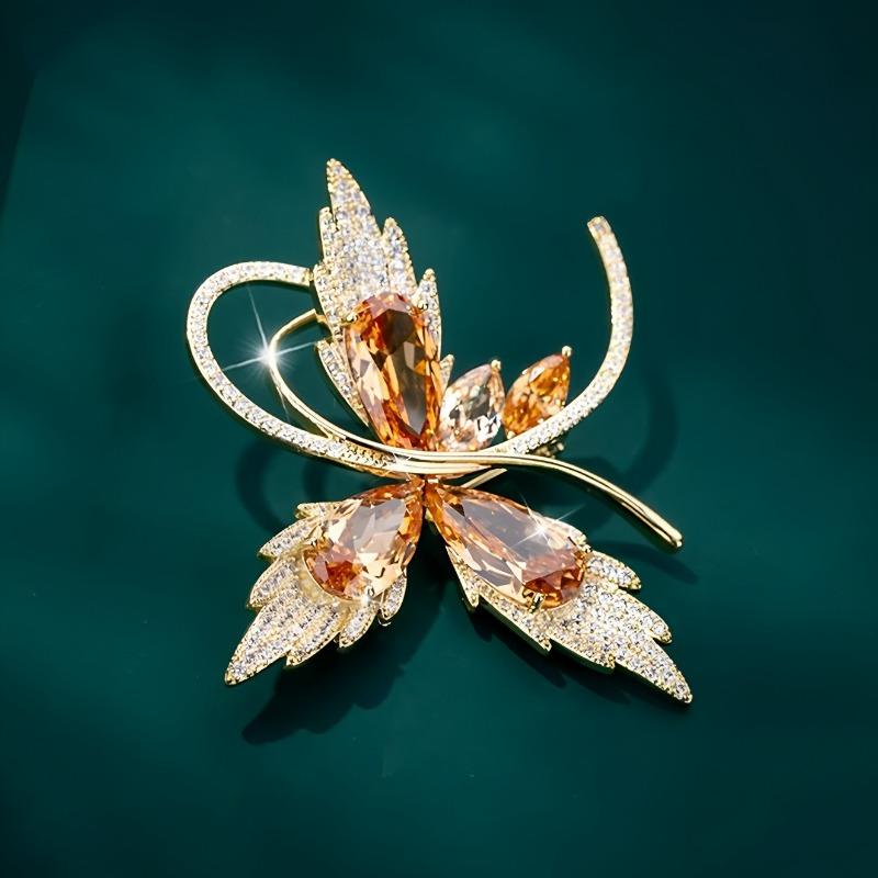 A Light Luxury and High-end Crystal Butterfly Brooch, An Elegant and Niche Brooch for Women's Coats and Suits