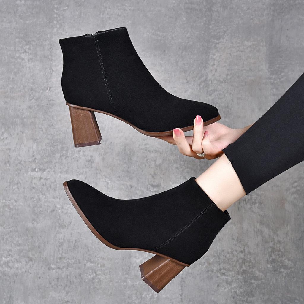 Pointed Fashion Boots Women's Autumn and Winter New Black Sheepskin High-heeled Boots Simple Temperament Women's Thin Boots