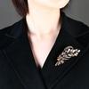 Brooch Ladies High-End Crystal Accessories Retro Atmosphere Suit Corsage Coat Brooch Birthday Gift