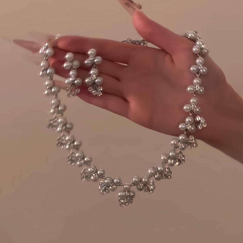 French Diamond Flower Pearl Earrings Necklace Retro Elegant Versatile Jewelry Set Light Luxury High-end Jewelry Women