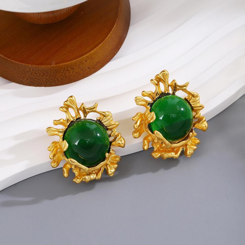 Silver Needle Vintage Emerald Round Stud Earrings