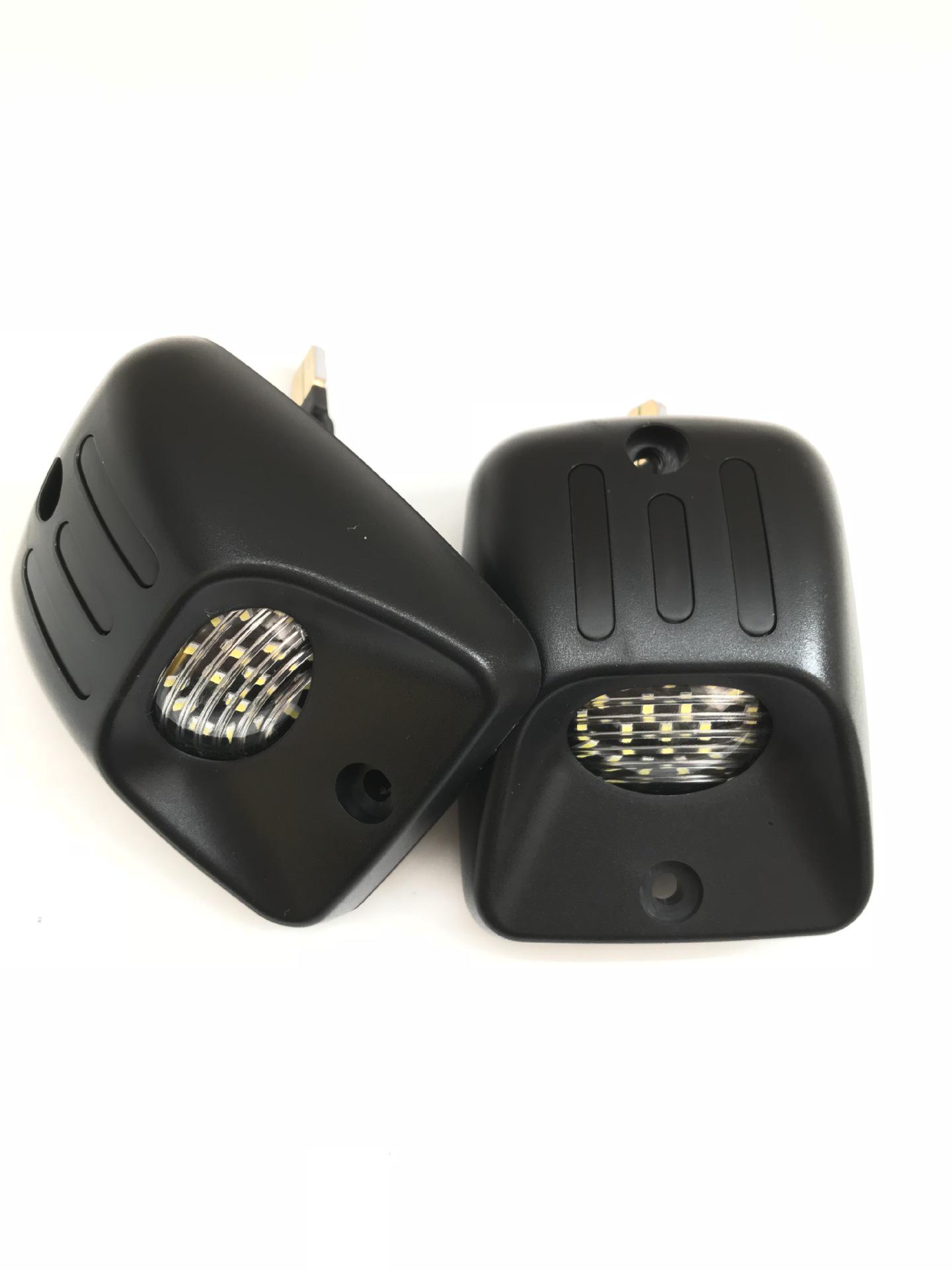 

Toyota Tacoma Red/White License Plate Light for Cross-Border Use