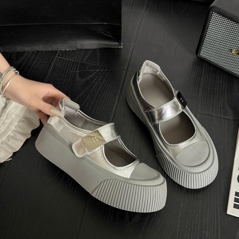

Модная универсальная серебристая обувь на платформе с большой головой женская 2025 новая весенне-летняя обувь Мэри Джейн с открытой союзкой на низкой подошве 40 серебряный