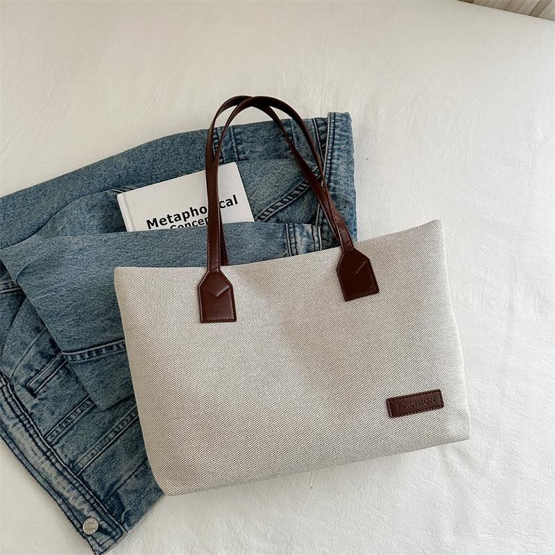 

Проста сумка через плече в стилі ретро, ​​проста сумка класу 2024 літня нова повсякденна модна приміська сумка великої місткості