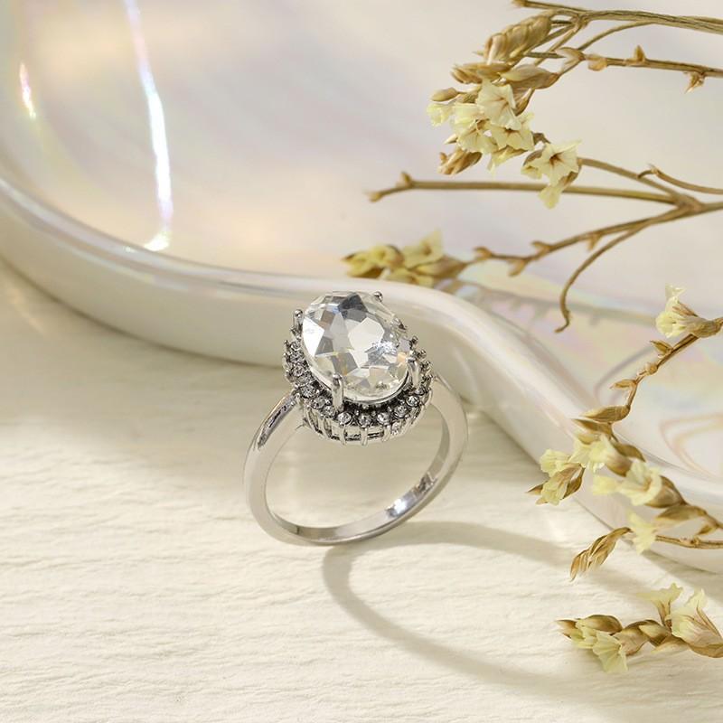 Explosive Oval Zircon Diamond Super Flash Ring Light Luxury High-end Jewelry