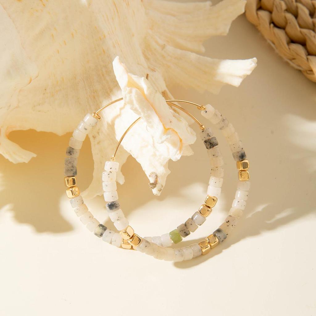 New Light Luxury French Earrings Women's Jewelry Retro Fashion Versatile Earrings Resin Colored Gold Beads Jewelry