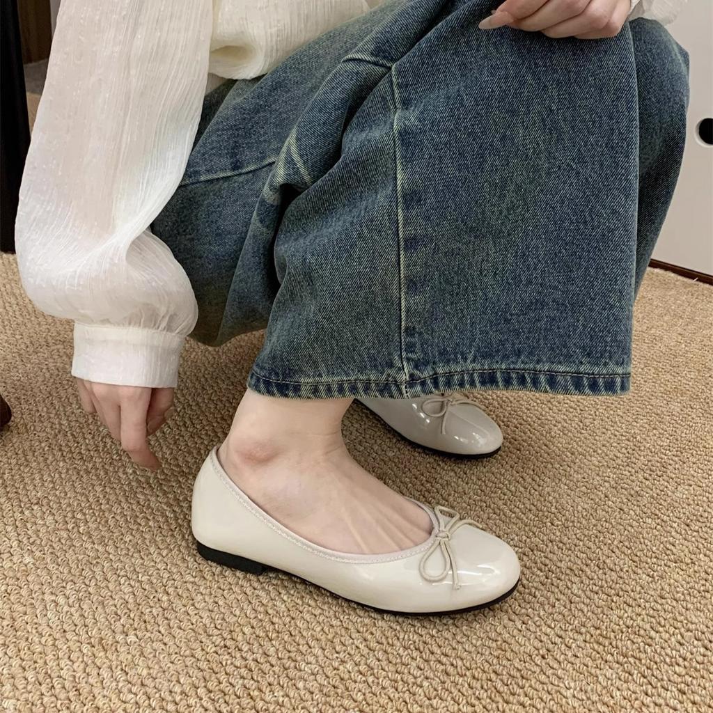 Patent leather flat bottom red round head shallow mouth spring and autumn new French fairy evening breeze gentle pedal lazy bean shoes