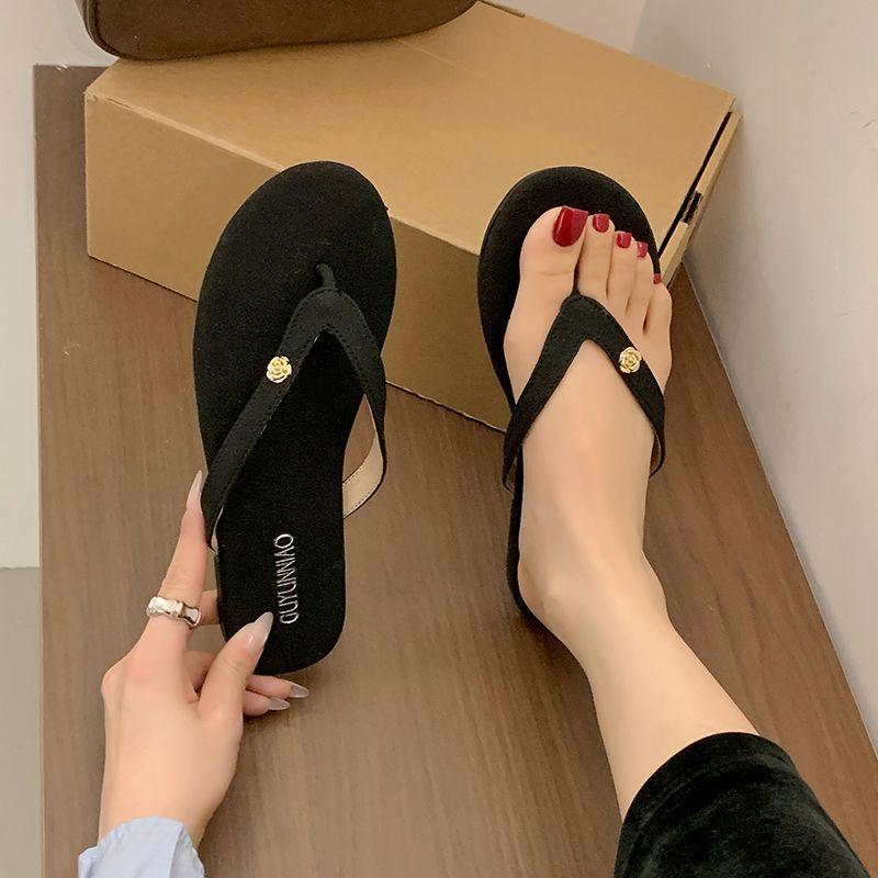 Niche Design Sense of Flip-flops, Wearing Beach Shoes In the Summer of 2025, the New Slope Heel Toe Versatile Cool Slippers Women