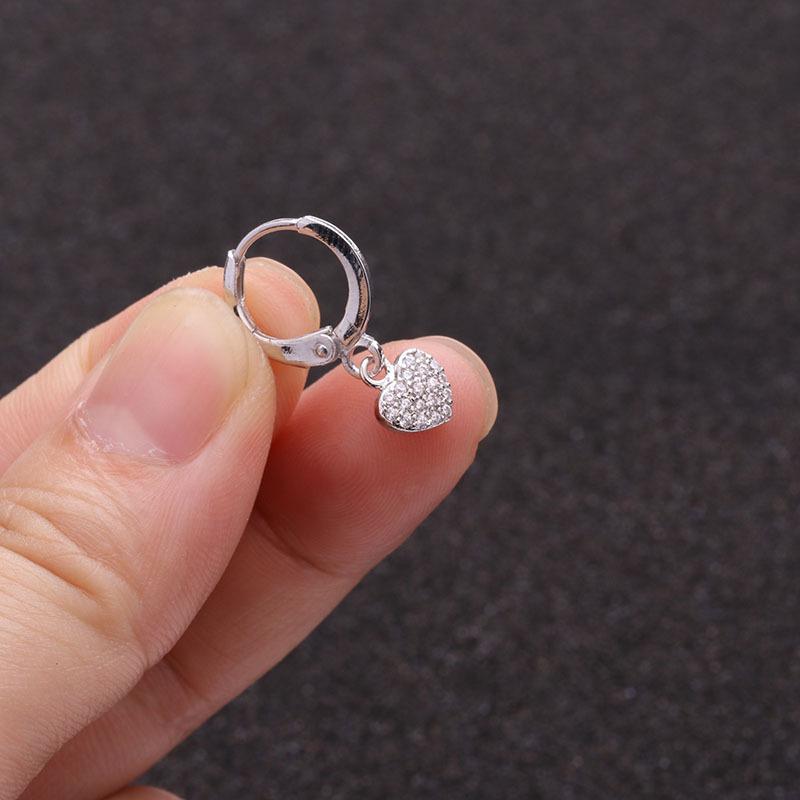 1Pc Simple Sunflower Pendant Cubic Zirconia Ear Tragus Personality Stainless Steel Cartilage Earring Piercing Jewelr