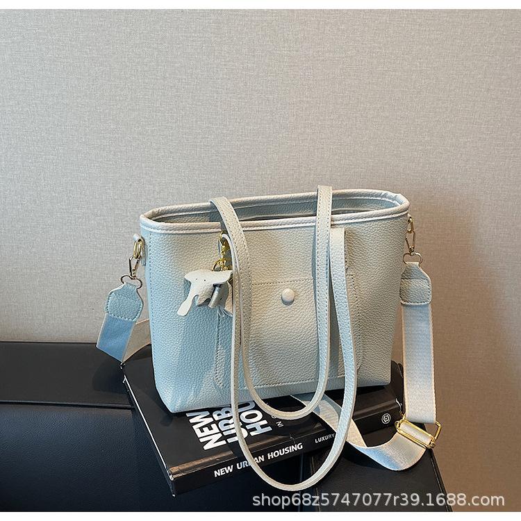 Commuter versatile large-capacity portable underarm bag women's new retro fashion tote bag shoulder messenger bag