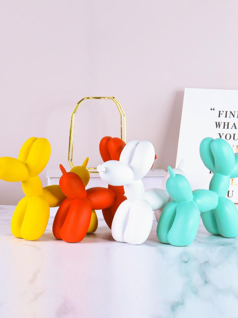 Nordic Minimalist Resin Balloon Dog Sculpture for Home Decor Bedroom Living Room and Table Decoration Trendy Decorative Figurine
