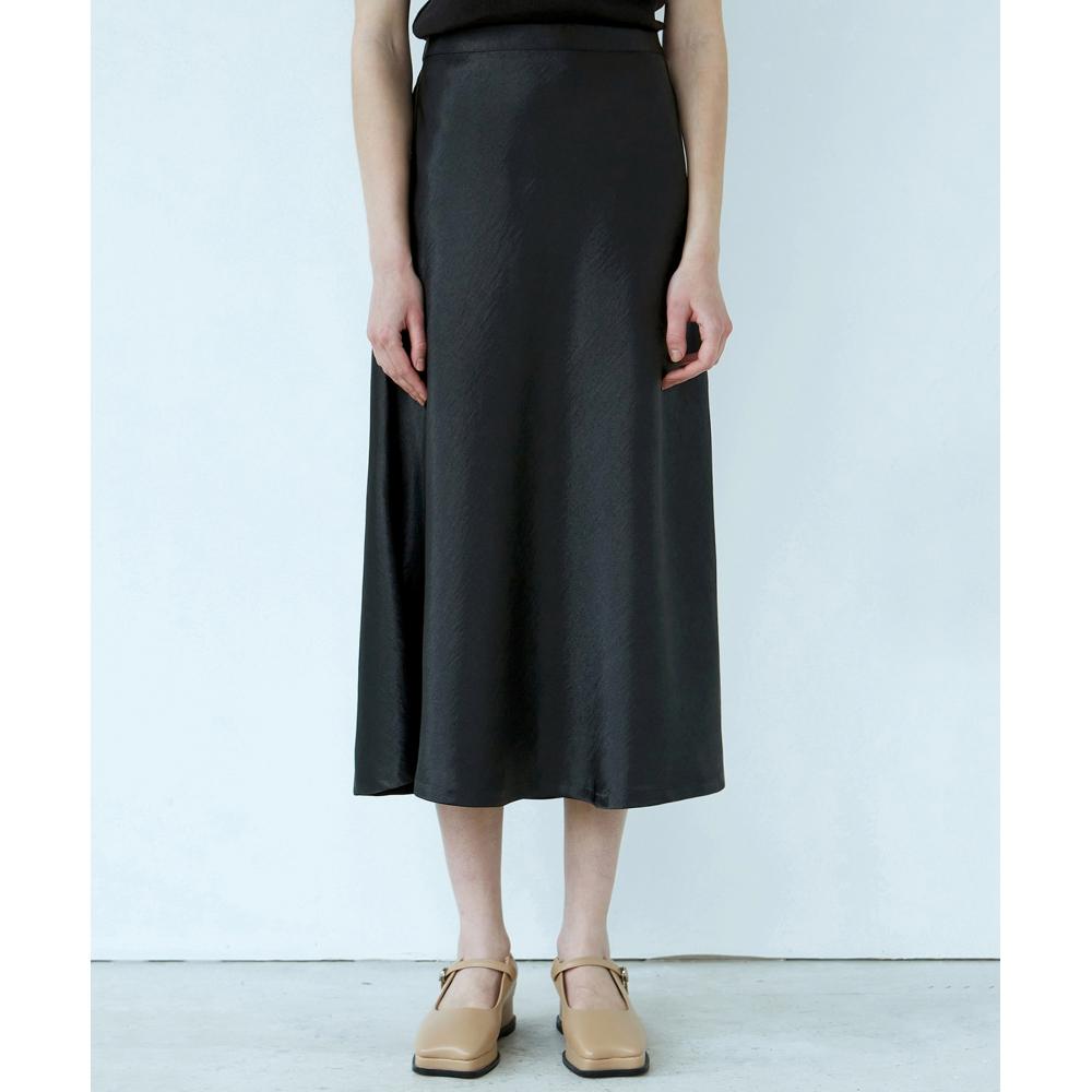 

NICKNICOLE Атласная расклешенная юбкаЧерный