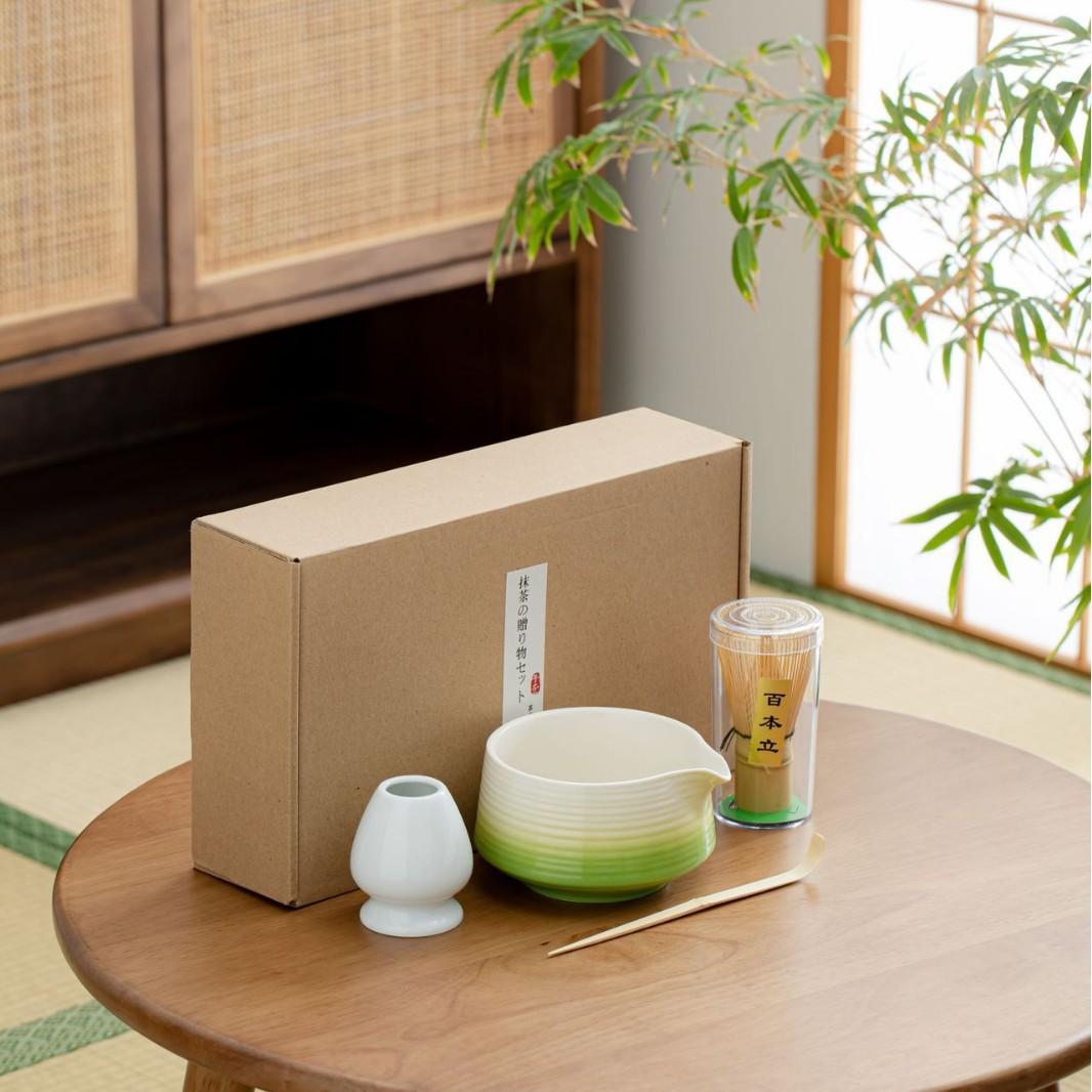 

Японский набор для матча 4 предмета Набор для матча Венчик 100 зубцов Ручная работа Глазурованная чаша со сливом Подставка для часена Подарочный набор матча в коробке Four-piece Set