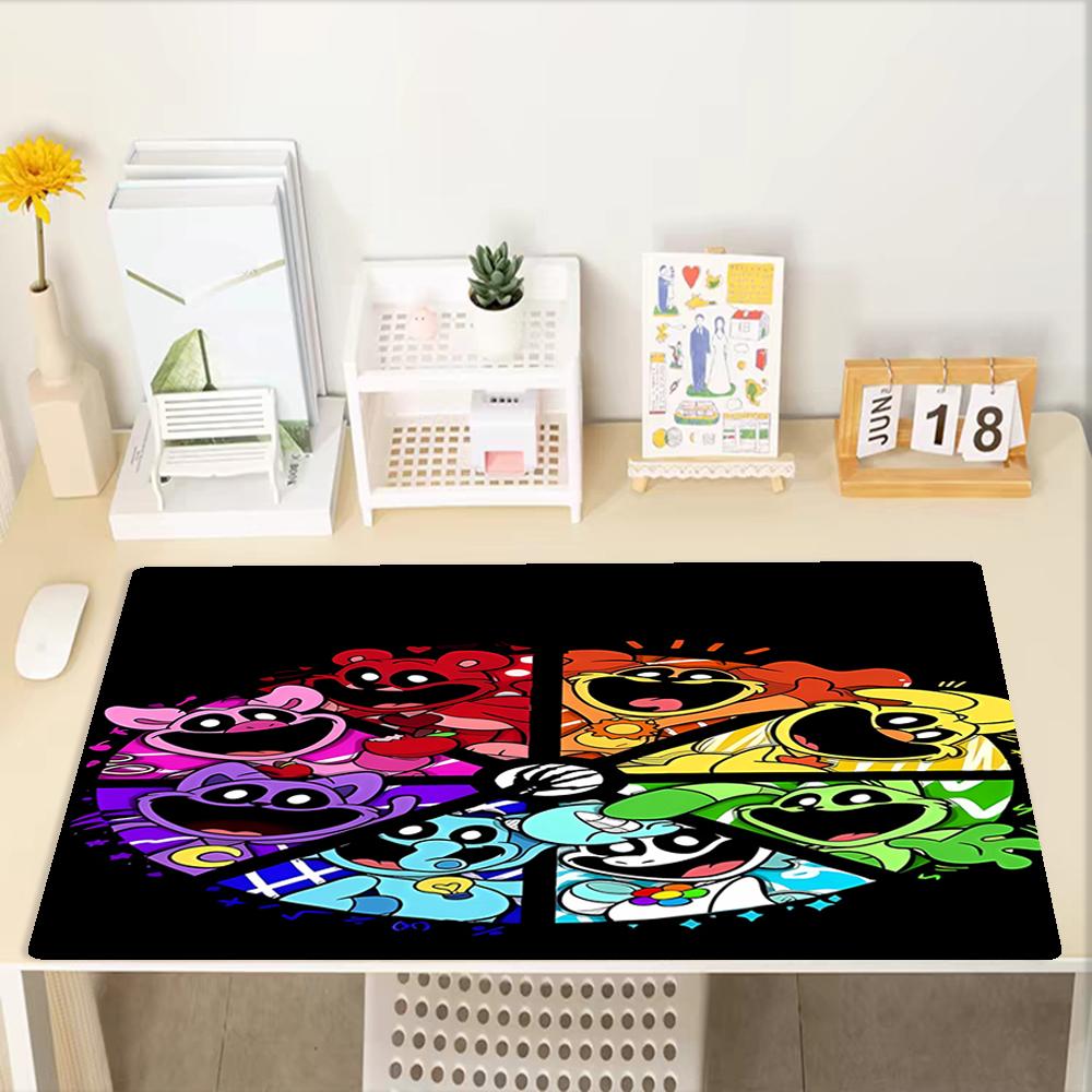 Smiling Critters Theme Mouse Pad, Non Slip Rubber Base, Multifunctional Office & Home Decor, Perfect for Workspace Personalization.