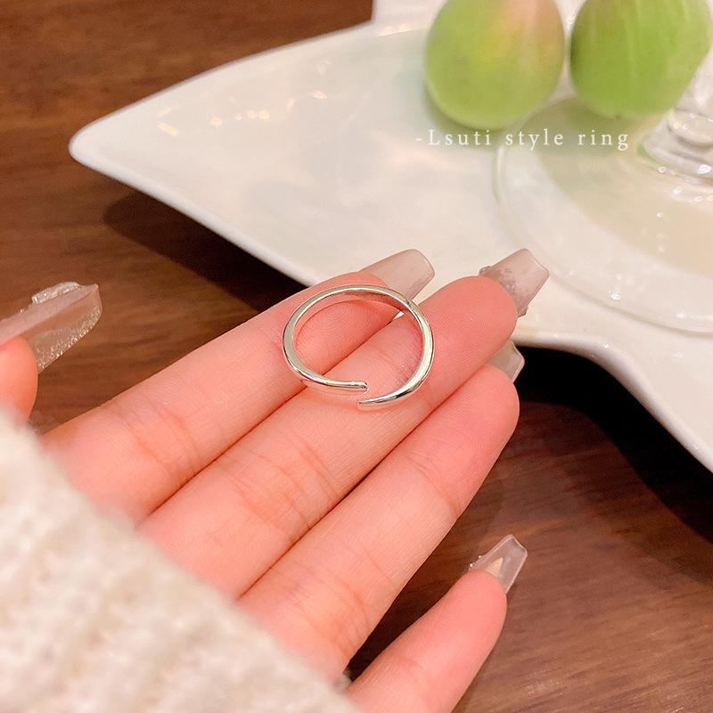 

Корейское серебряное матовое открытое кольцо для женщин - Niche Cold Style 2025 Jewelry J954 B; Adjustable opening