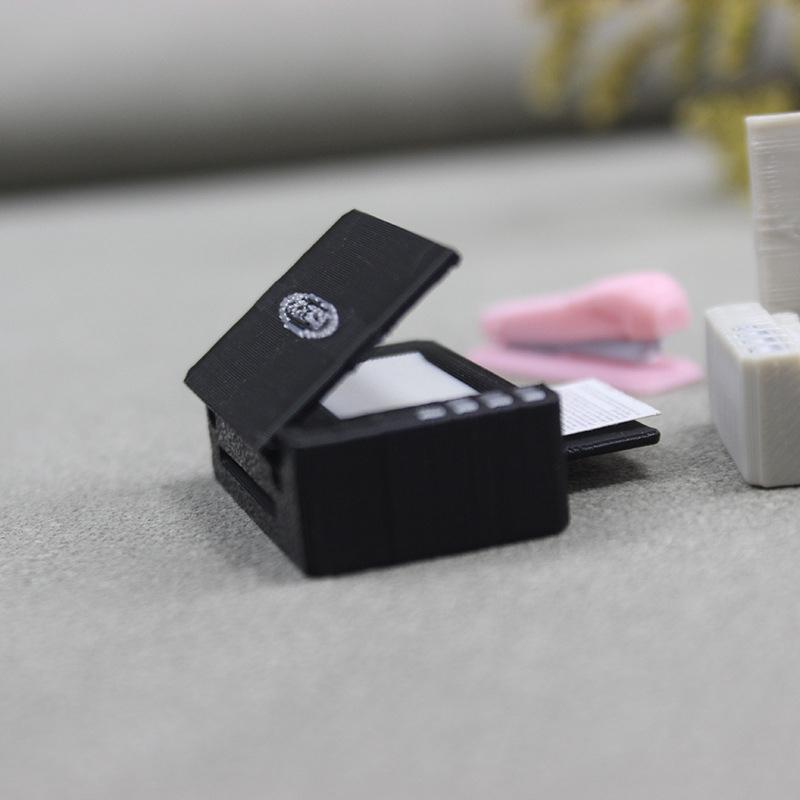 1:12 Simulace domečku pro panenky Model psacího stroje Miniaturní domeček pro panenky Cstudie Dekorace kancelářského nábytku Ozdoby ze scény Micro Life