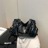 Retro Tasche mit großem Fassungsvermögen, Damenhandtasche aus weichem Leder, neue einfache Pendler-Umhängetasche, Ein-Schulter-Mutter-Tragetasche.