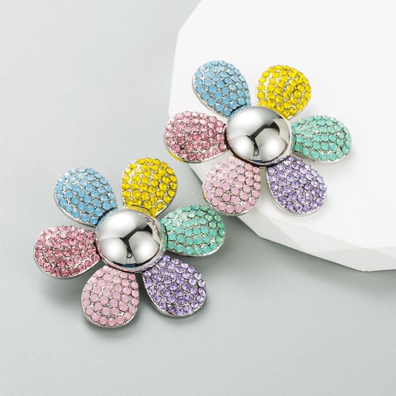 

Женские серьги-гвоздики из сплава, цветные кристаллы, серьги с полным цветком, универсальный темперамент, серьги премиум-класса OneSize розовый