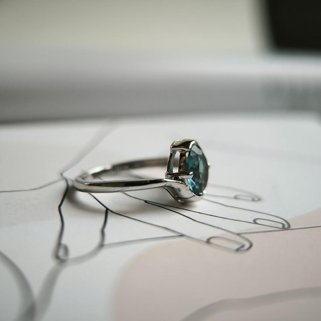 Серебряное кольцо с топазом Лондон Блю 0.817ct, вес изделия 2,42 гр (2188674)