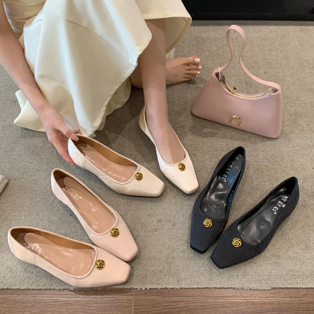 

2025 spring new square head satin rhinestone buckle sleeve feet Mary Jane thick heel shallow mouth versatile OL evening women s shoes 39 шампанского