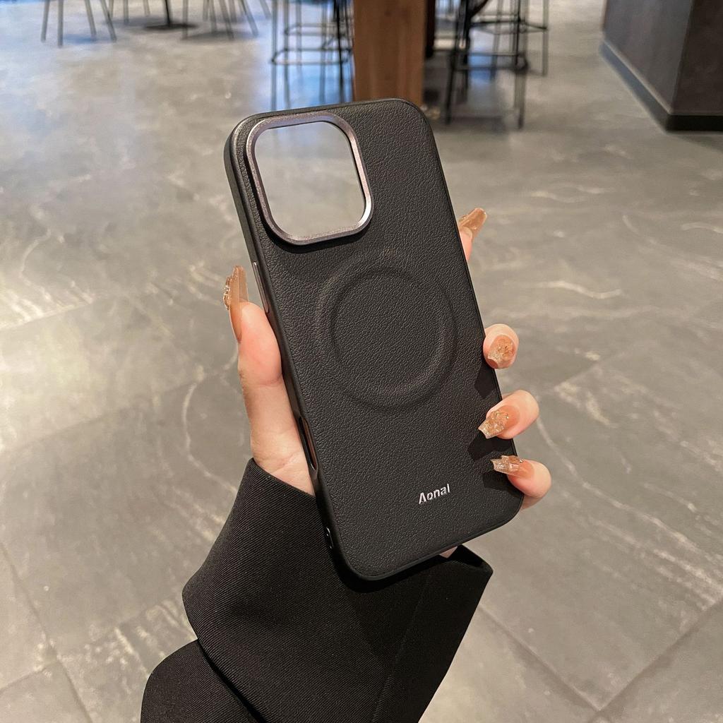 Suitable for The IPhone16 with A Lychee Peel Texture Phone Case, N52 Strong Magnetic Attraction, IPhone16 Pro with A Lens Ring, Business Hard Case