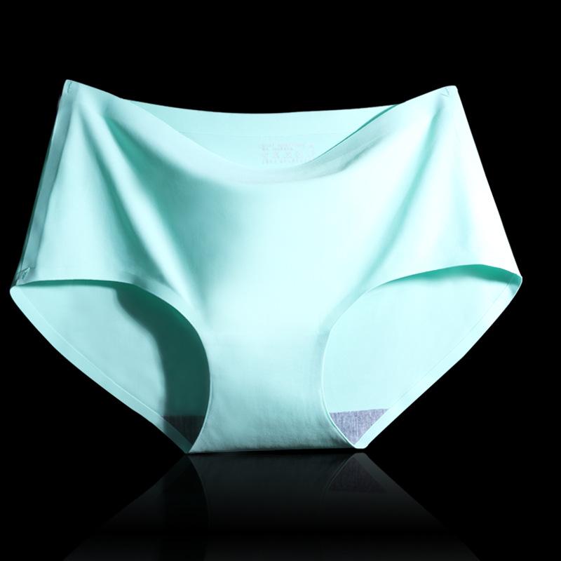 Best-Selling Seamless Ice Silk Mid-Waist Panties - Plus Size Women's Solid Color Triangle 810