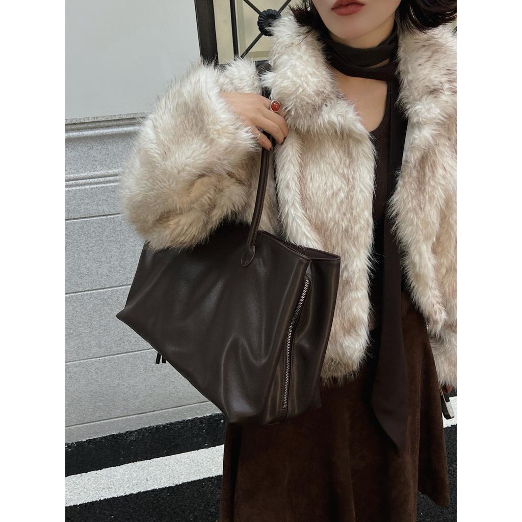 New cowhide tote bag large-capacity shoulder bag commuter leather women's bag simple niche armpit bag