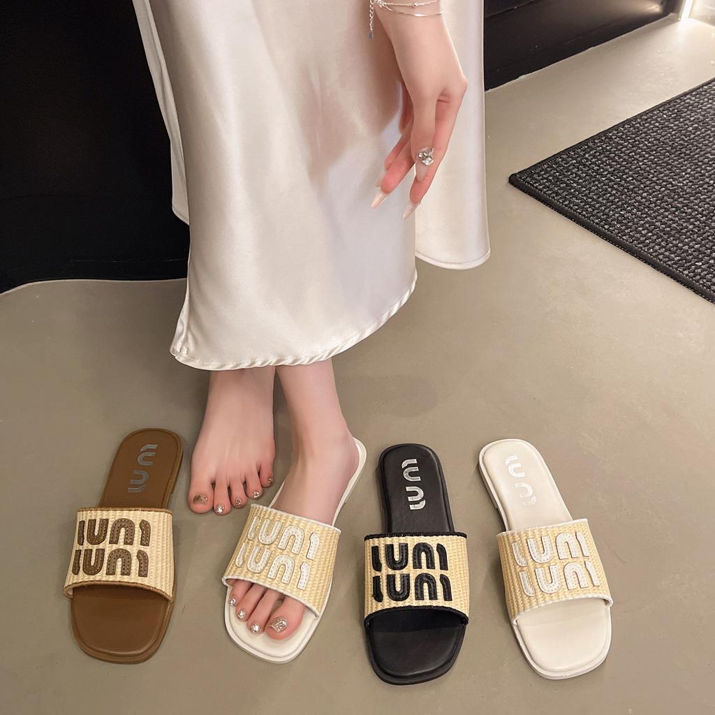 Flat-bottomed Small Fragrant Wind One-word Slippers Women's Shoes 2025 New Summer Wear French Small Sandals Beach Sandals