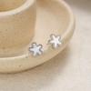 Micro-inlaid Flower Stud Earrings for Women, Niche Mori Literary Temperament, Advanced Sense, Small Flower Trim Earrings.