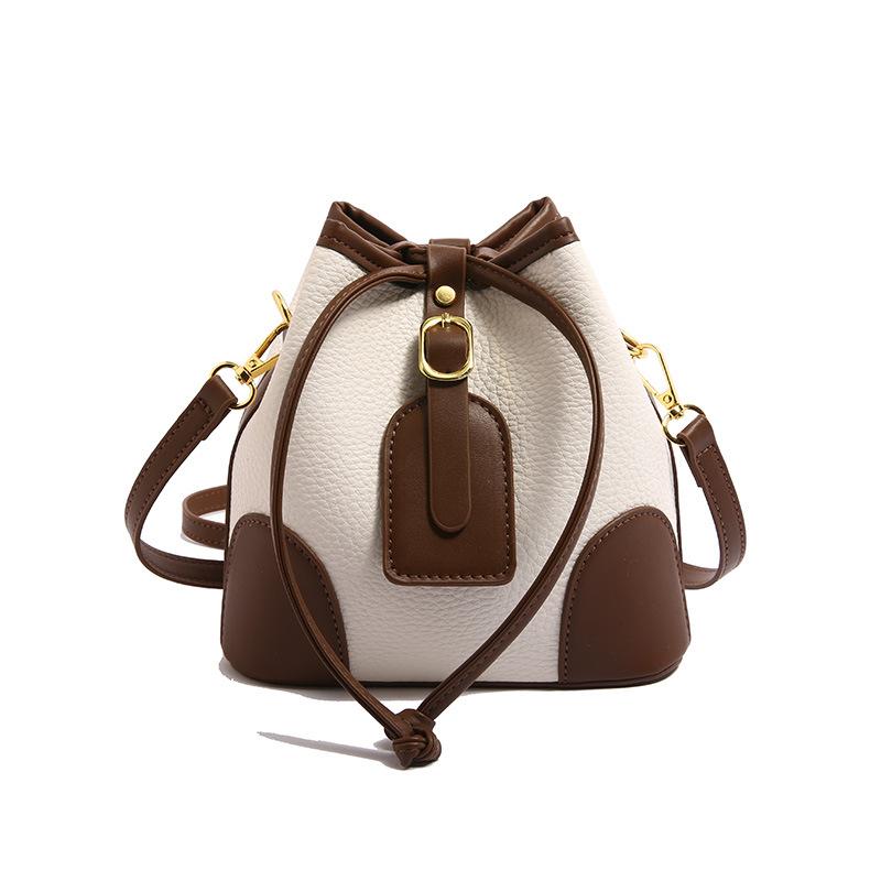 Today's Popular Bags Are Women's New High-end Versatile Bucket Bags, Spring and Summer Commuting Shoulder Messenger Bags.