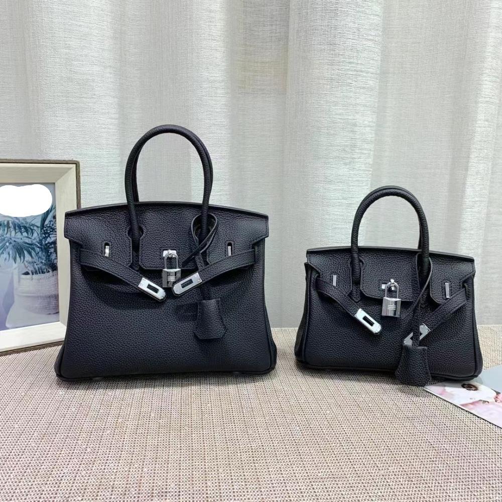 

Маленькая женская сумочка, сумка Platinum, сумка из коровьей кожи, бонус к паре, женская сумка из натуральной кожи с верхним слоем Togo, сумка через плечо из натуральной кожи 25x13x19cm чёрный