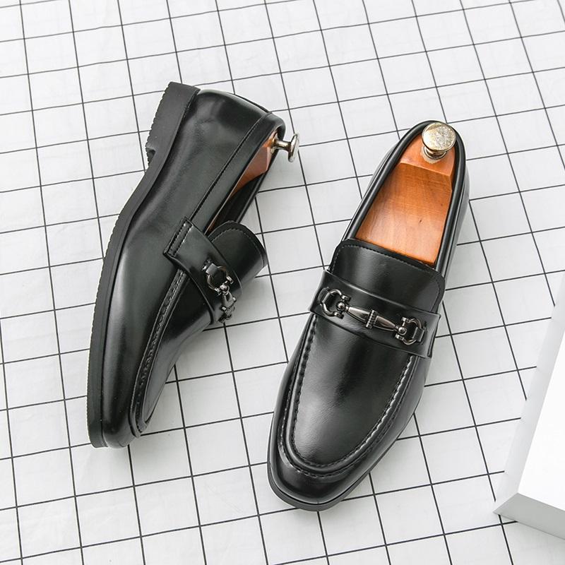 Fashion Trendy New Slip On Brown Black Loafers New Men's Patent Leather Shoes Male Designer Formal Wedding Dress Homecoming Footwear