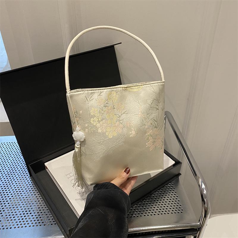New Chinese Style Single-shoulder Underarm Bag Portable Personality Niche New Chinese Style Bag Women's Beautiful Casual Bucket Bag