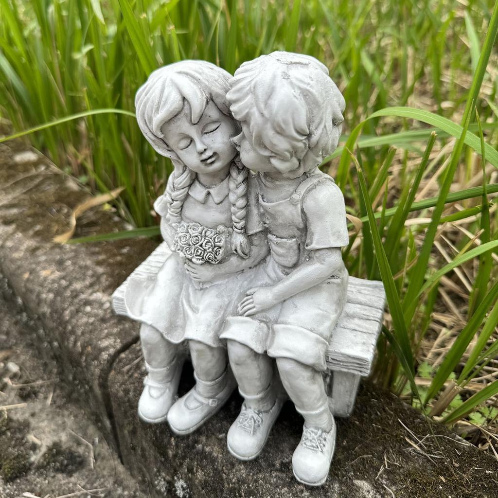 Romantic Couple Statue High-Quality Garden Outdoor Decoration Crafts Valentine's Day Gifts Wedding Anniversary Decoration