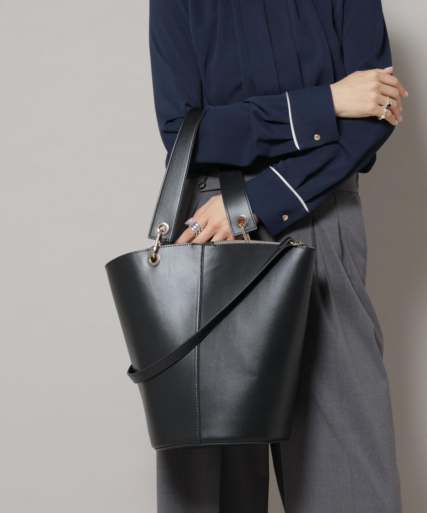 Nano Universe Asymmetrical Handle Bucket Tote, Women's, F 010, Black, 669-5232302