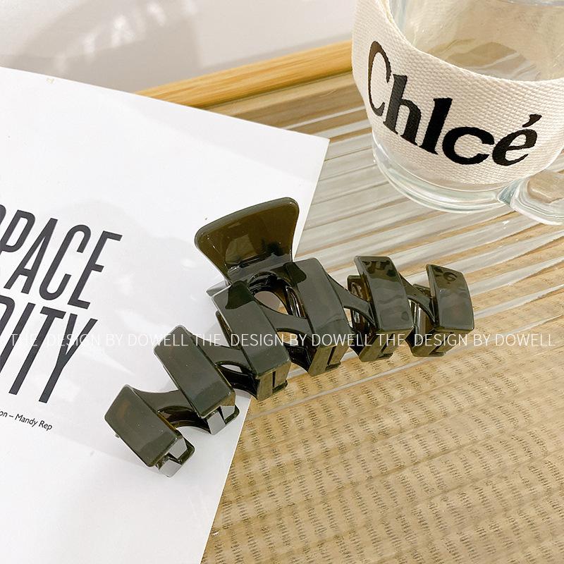 Fashionforward Hair Resin Grab Clip In Stylish Deep Green And Late Sunset Red For Trendy Looks