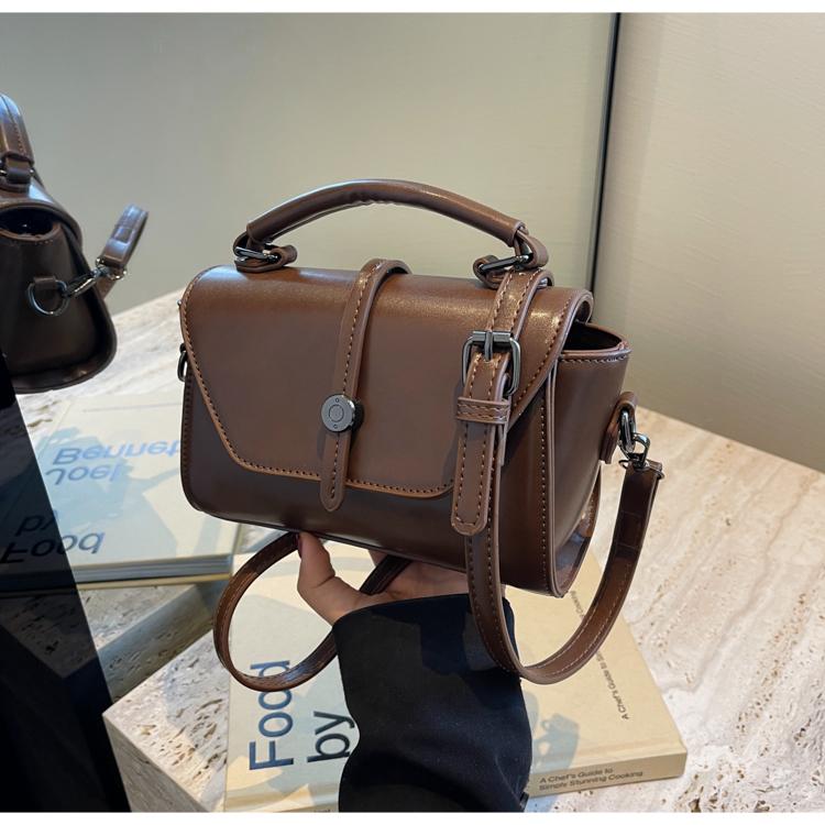 PU Crossbody bags for women  retro versatile shoulder bags  elegant and new