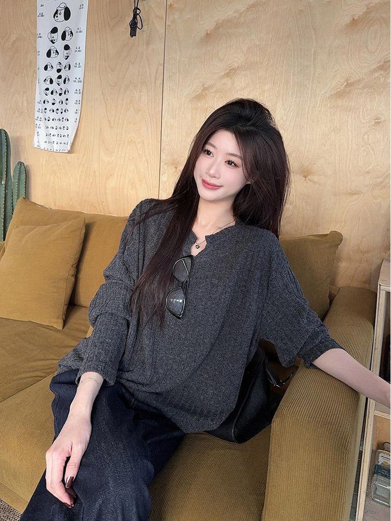 Solid Color Textured Long-Sleeve Women's Base Layer Shirt - Korean Style, Loose Fit for Spring/Autumn