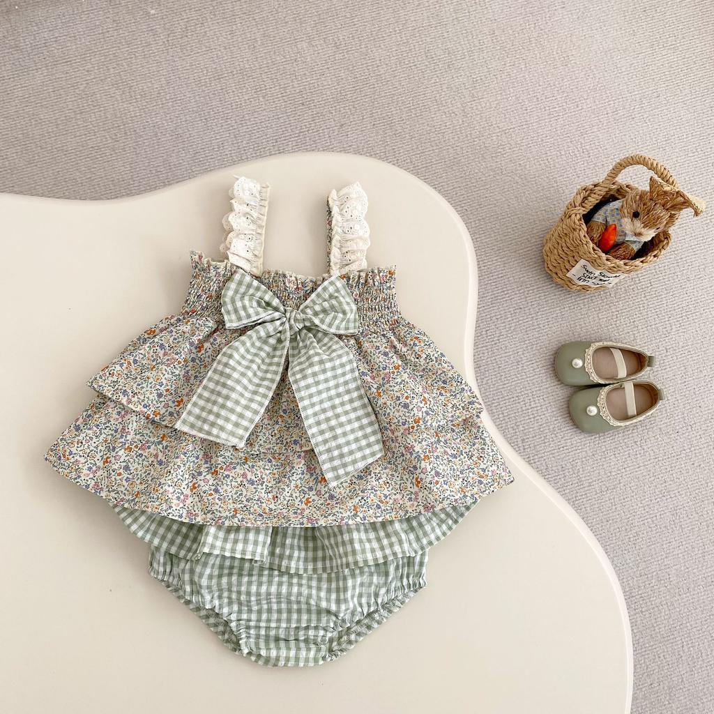 Summer new 2-4 year old baby clothing, baby girl set, fashionable flower suspender+shorts two-piece set