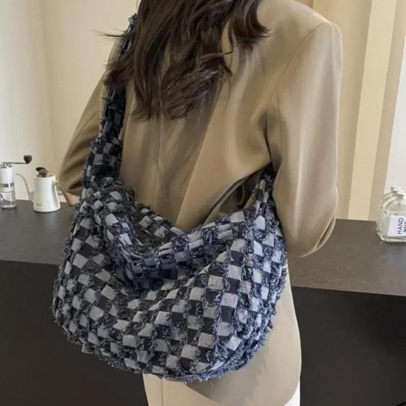 Large Capacity Women's Crossbody Bags Versatile Shoulder Bags Soft Commuter Designer Bag Denim Zipper