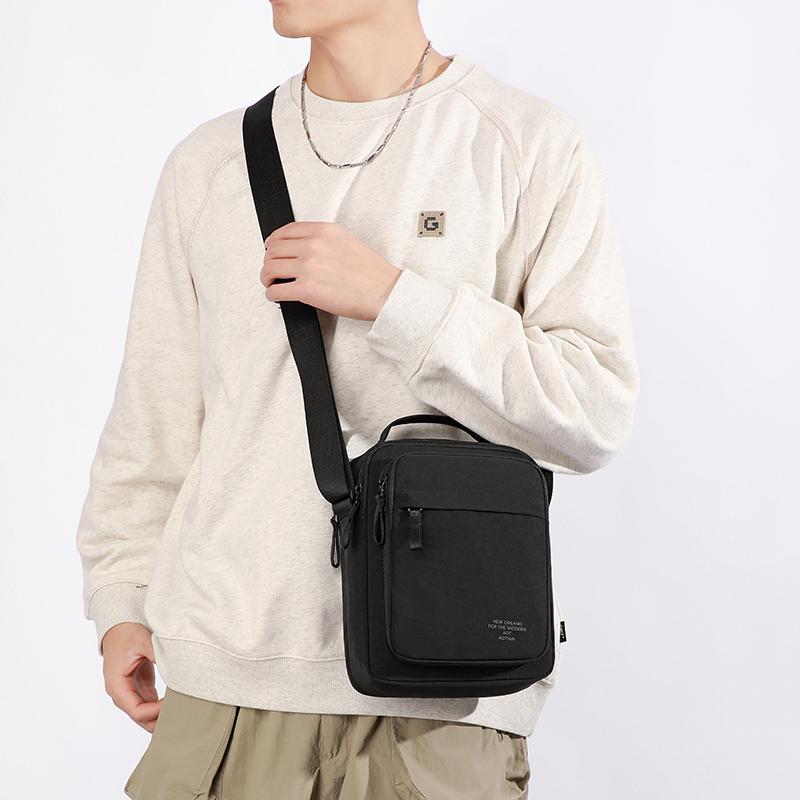Men's Casual Lightweight Multi-layer Color Simple Outder Bag Women's Versatile Commuting Crossbody Bag