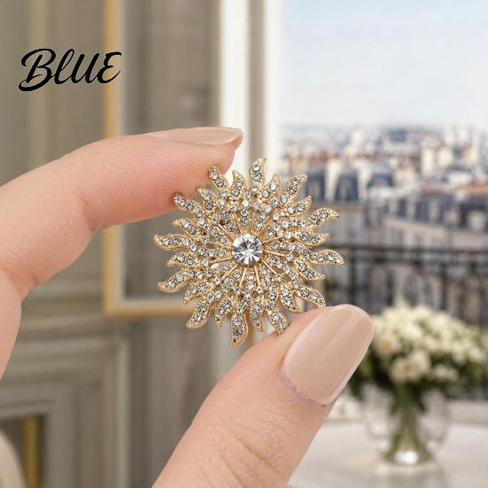 Oxidation Resistant Brooch Pin 3D Sunflower Shape Lapel Pin