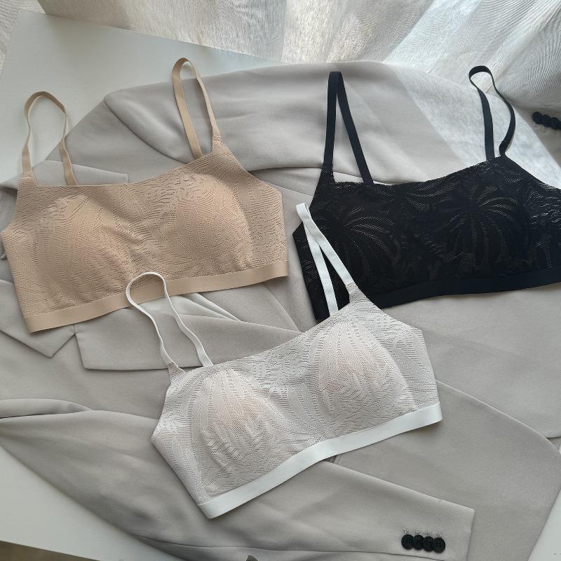 Summer ultra-thin lace underwear women's big breasts show small rabbit ears cup non-marking anti-light thin shoulder strap non-marking bra cover