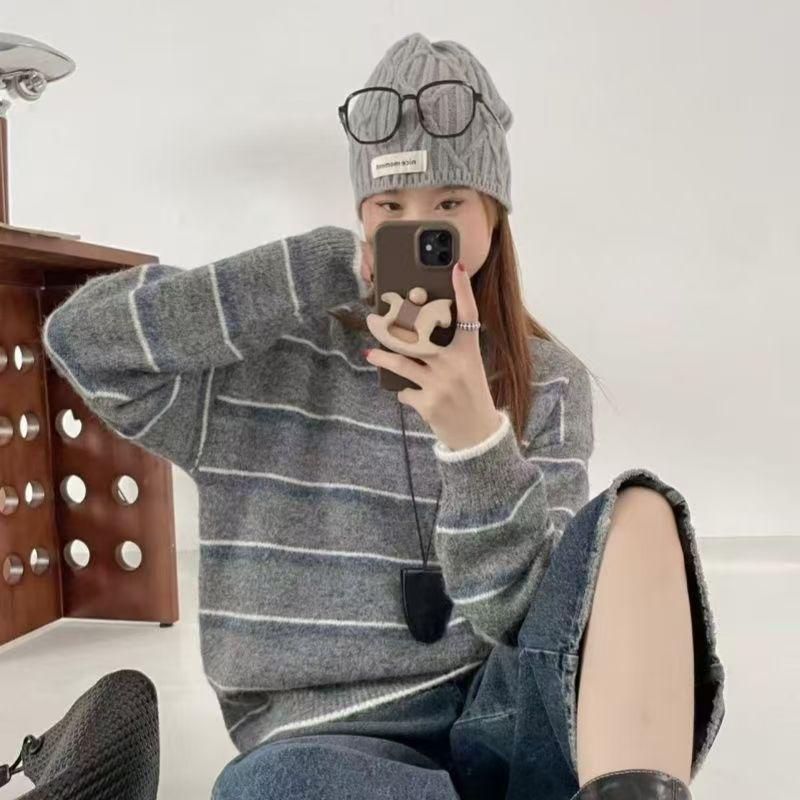 Women's Retro Color Block Striped Sweater: Round Neck, Loose Fit, Long Sleeve Knitwear for Autumn/Winter.
