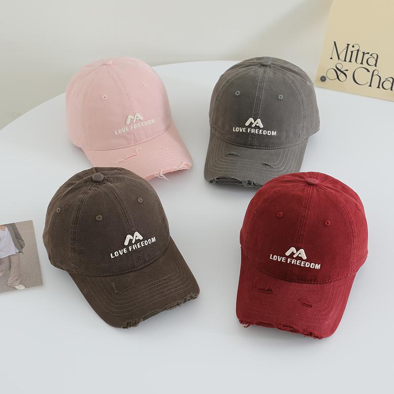 Casquette de baseball coréenne mignonne brodée grand tour de tête pour hommes et femmes même style coréen mode dessus souple casquette de baseball couple tendance