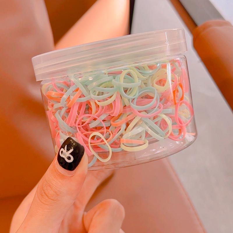 Jarred Rubber Hair Bands: No-Damage, Strong, and Unbreakable Hair Ties